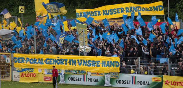 Die Fans von BU hatten eine nette Botschaft für alle Anwesenden. Foto: Niklas Heiden