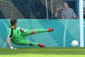 BSV-Keeper Malte Seemann war bei dem Elfmeter von Nick Brisevac chancenlos. Foto: KBS-Picture