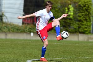 U21-Kapitän Sebastian Haut bleibt dem HSV wohl mindestens bis 2020 erhalten. Foto: KBS-Picture